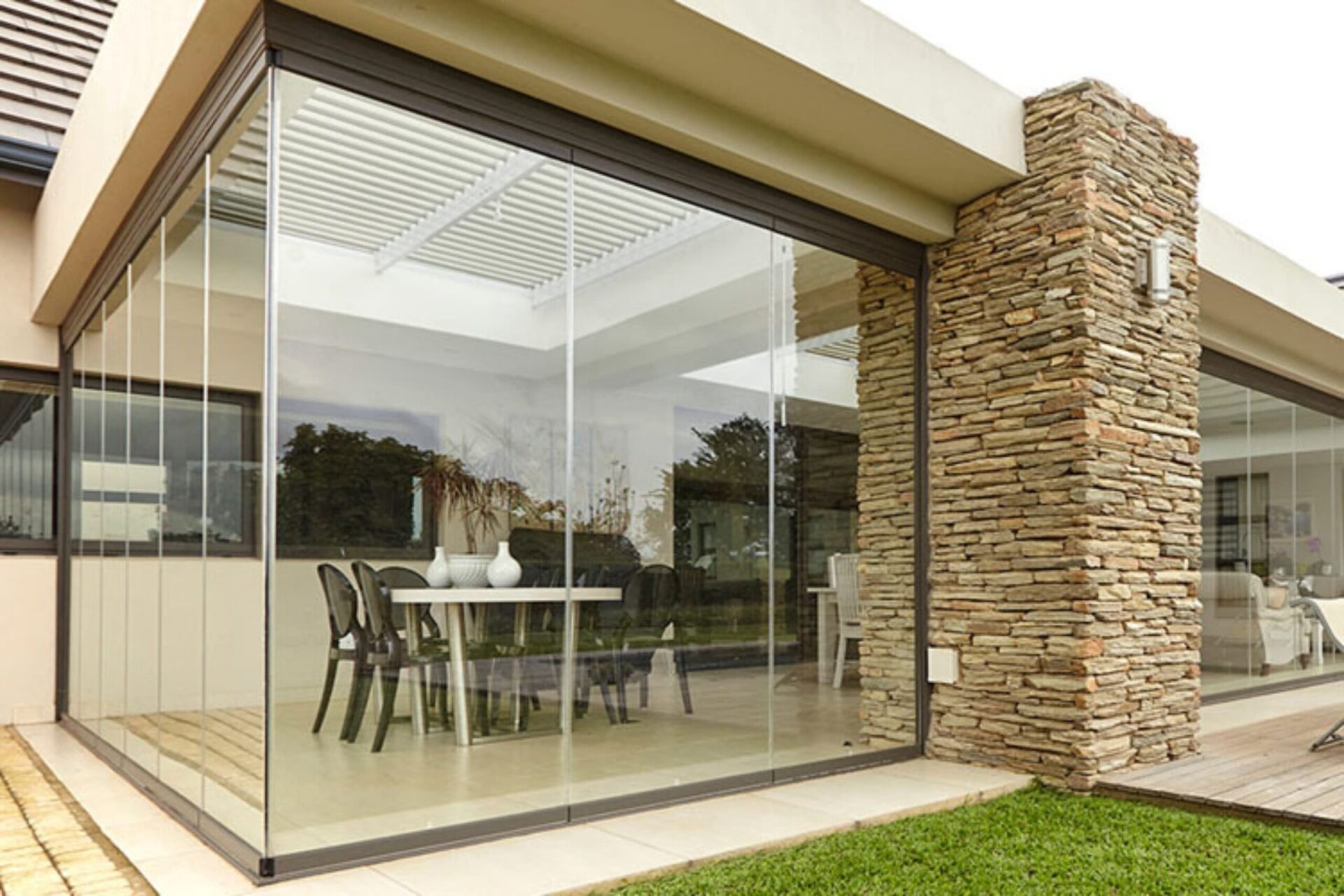 Frameless Glass System